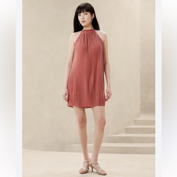 Banana Republic Dresses & Skirts - NWT Banana Republic Pleated Halter Mini Dress - Rust